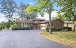 8540 Candlelight Drive E, Willow Springs, IL 60480