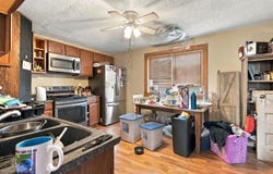 318 W State Street, IA 52322