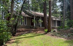 2901 TIMBERLINE Dr, Eugene, OR 97405