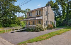 17 W Cedar Rd, Norfolk, MA 02056