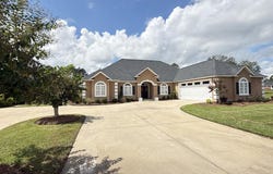 73 Bay Dr, Broxton, GA 31519