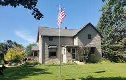 5001 N MCCARTHY Road, APPLETON, WI 54913-8877