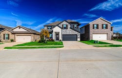 933 West Drive, Aubrey, TX 76227