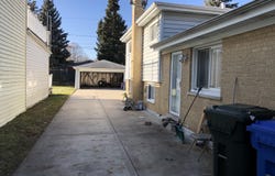 1674 Maple Street, Des Plaines, IL 60018