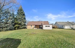 7921 W Whitaker Ave, Greenfield, WI 53220