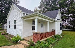 9914 Highway 52, Versailles, MO 65084