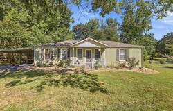104 Lark St., PARIS, TN 38242