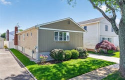9 Smith Place, Williston Park, NY 11596