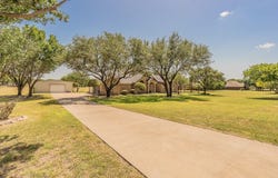 2305 Floyd Hampton Road, Crowley, TX 76036