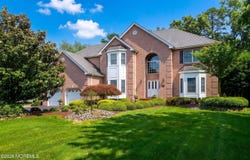 338 Valley View Circle, Freehold, NJ 07728