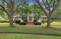 64 Saint Andrews Place, Jackson, MS 39211