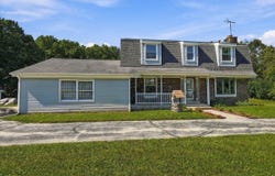 1582 Edgewater Ct, Grafton, WI 53024