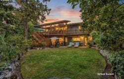 725 NW MAWRCREST Dr, Gresham, OR 97030