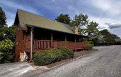 3216 White Falcon Way, Pigeon Forge, TN 37863