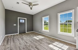 507 W 1st St, Flatonia, TX 78941