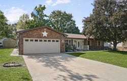 206 Cherokee Drive, Georgetown, IL 61846