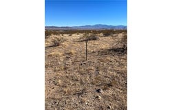 2418 S Concho Road, Golden Valley, AZ 86413