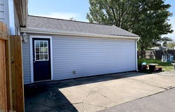 556 Keys Drive, Elyria, OH 44035