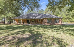 7 Oak Forest Ln, Texarkana, TX 75501