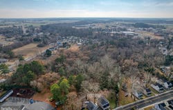 99999 IONIA AVE, LAUREL, DE 19956