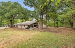 1100 Oak Tree Drive, Edmond, OK 73025