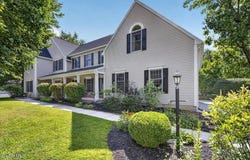 73 Fields End Drive, Glenmont, NY 12077