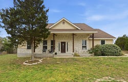202 Cedar Hills Dr, Elgin, TX 78621