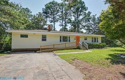 7042 E View Road, Hayes, VA 23072