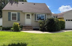 1 Higbie Drive, West Islip, NY 11795