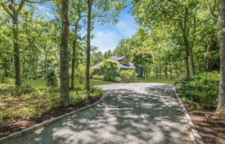 16 Hildreth Road, Hampton Bays, NY 11946