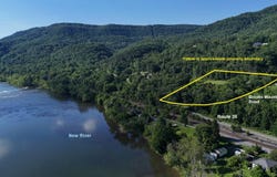 93 Brooks Mountain Road, Hinton, WV 25951