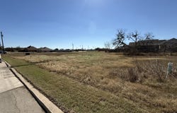 705 N Dickson, Poth, TX 78147