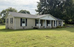 2906 Kentucky 303, Mayfield, KY 42066