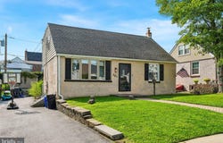 207 ROLLING Road, BROOMALL, PA 19008
