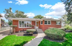 17517 Shirley Drive, Lansing, IL 60438