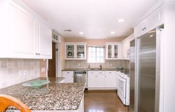 6 Whispering Way W, Berkeley Heights Twp., NJ 07922-1546
