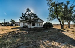 115 S Whorton Ave, Happy, TX 79042