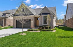 5872 Willow Grove Drive, Troy, MI 48085