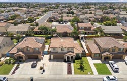 5101 Gleaming Gem Way, Bakersfield, CA 93313