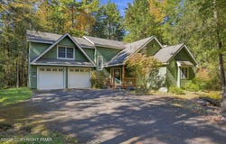 372 Brookside Drive, Pocono Pines, PA 18350