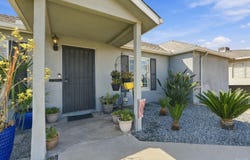 403 E Elm Street, Hanford, CA 93230