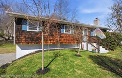 7 Woodland Circle, Hyde Park, NY 12538