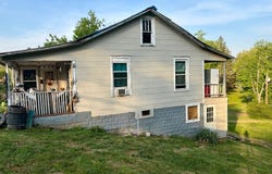 8 Whiting Ave, Glenville, WV 26351