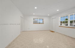 1250 W 34th St, Hialeah, FL 33012