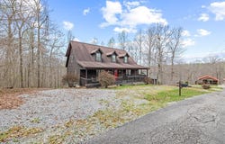 143 Koala Ridge Rd, Byrdstown, TN 38549
