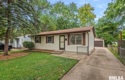 2425 Stokebridge Road, Springfield, IL 62702