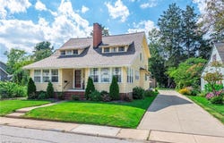 302-304 Ruth Street, Bay Village, OH 44140