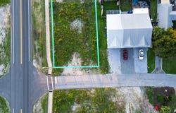 101 35th St, Mexico Beach, FL 32456