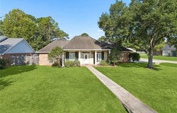 1933 MARLIN Drive, Mandeville, LA 70448