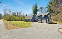 402-402A Holmes St, Halifax, MA 02338